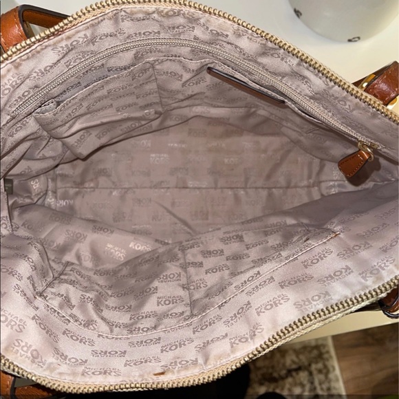 MICHAEL KORS Signature Logo Tote Handbag Mocha/Tan - Picture 5 of 8